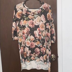 Floral 3/4 length sleeve shirt
